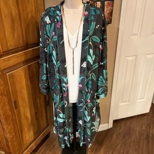H & M Anna Glover dark gray floral kimono jacket 🌸 🌺